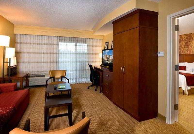Courtyard By Marriott Atlanta Buford Mall Of Georgia Quarto foto